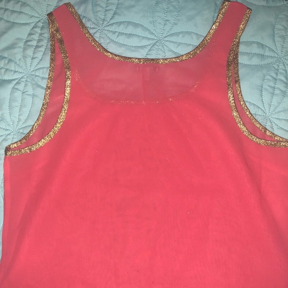 Pink tank - Picture 2 of 2